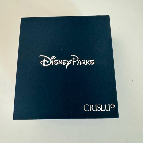 Crislu Disneyland marquee necklace - Picture 4 of 4